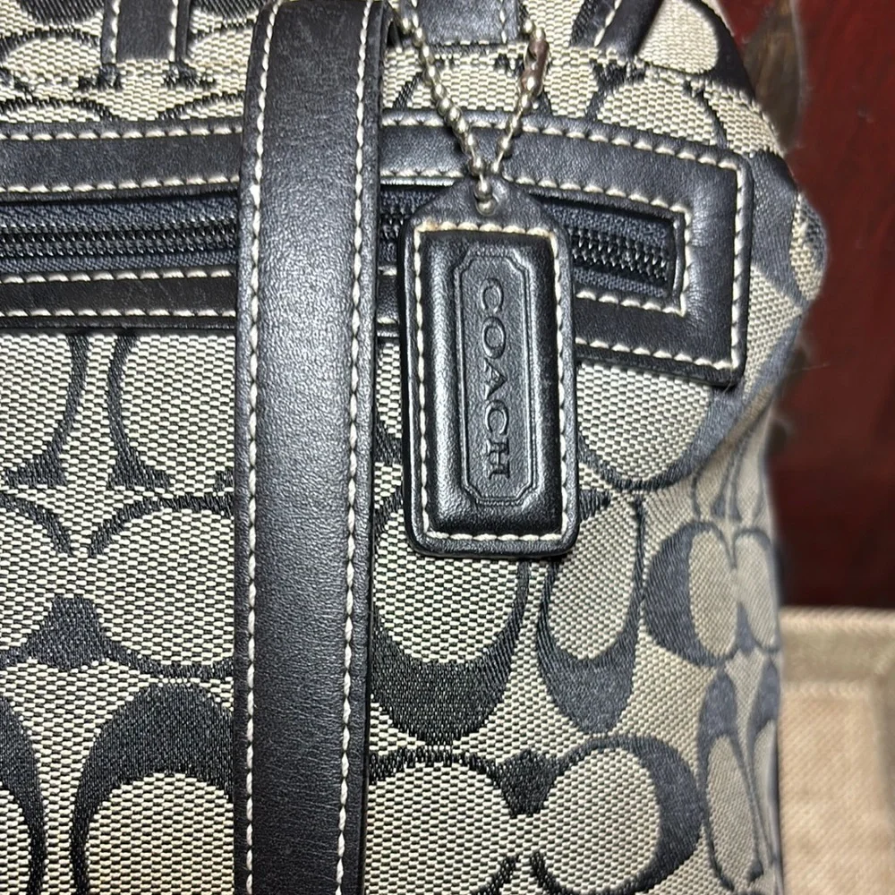 Coach Black Grey Signature Backpack 8”Lx10”Hx4.75W Silver Metal Clip GUC 2002 - Picture 3 of 17